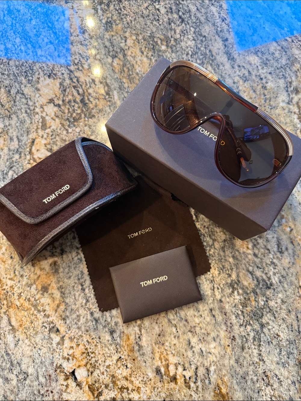 Authent Vintage! Tom Ford Mens Sunglasses w/Case, cloth & Box — Tortoise brown